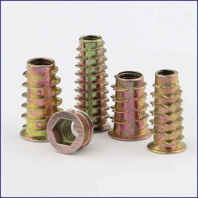 Inserto filettato da 6 mm per legno
